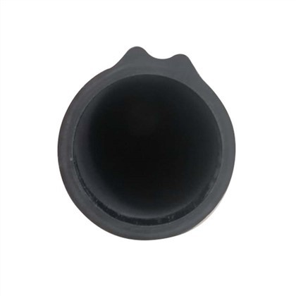 Cev za podvodni ribolov iz ogljikovih vlaken